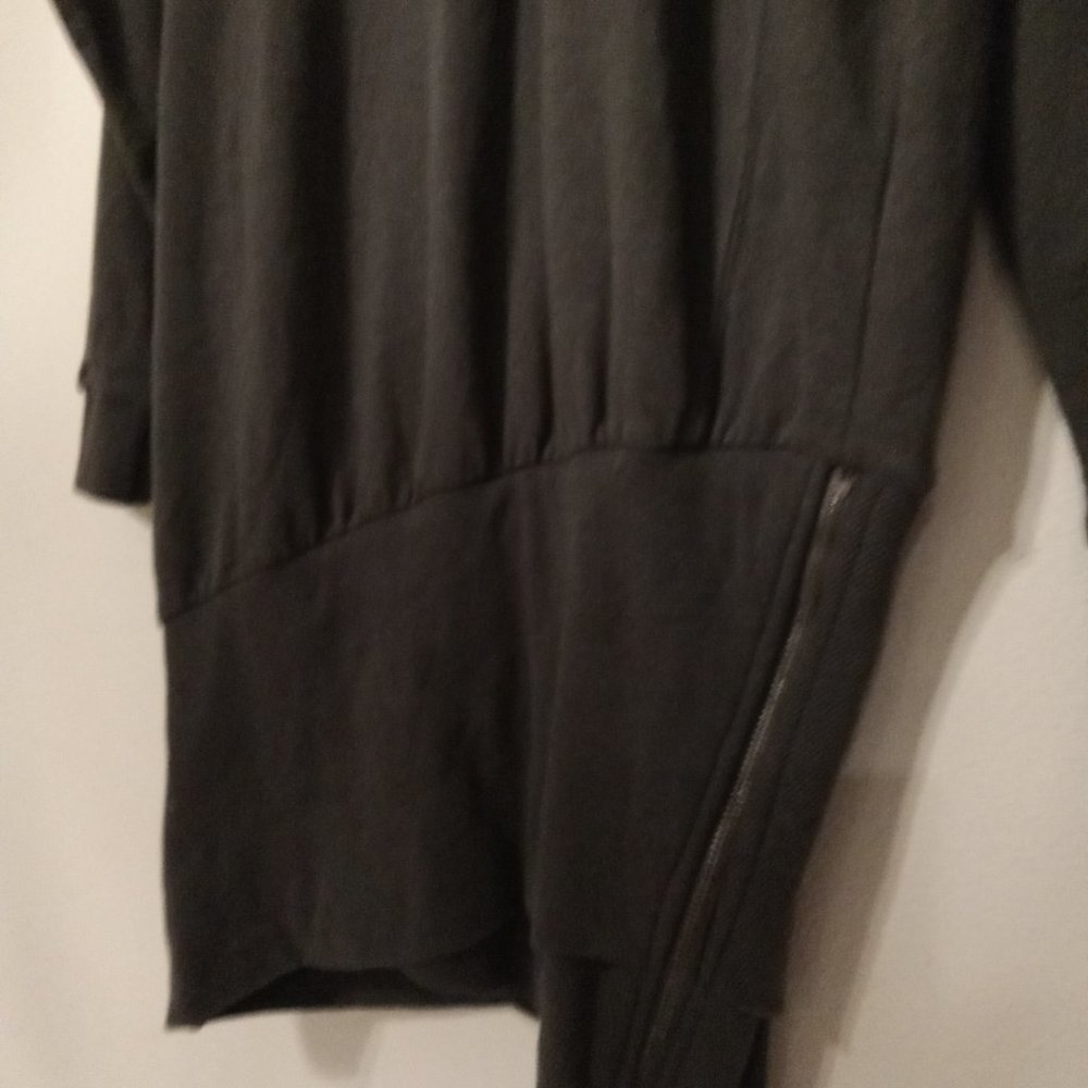 Young Broke & Fabulous Army Green Asymmetrical Zip Sweater Dress Size Large - Picture 8 of 13